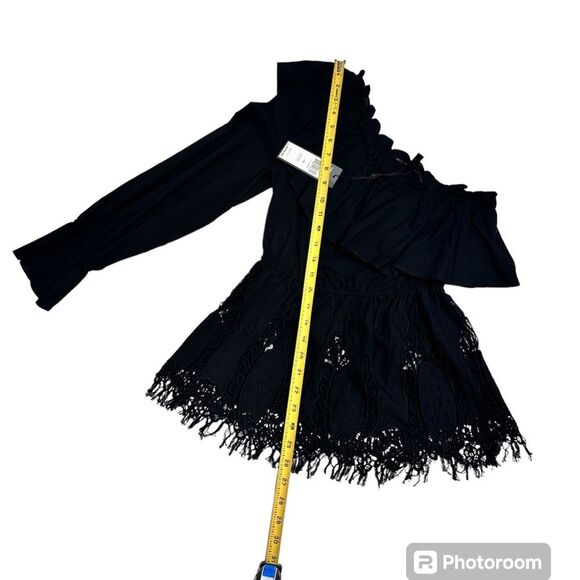 BCBGMAXAZRIA Embroidered 1 shoulder blouse Size XSMALL - Picture 6 of 12